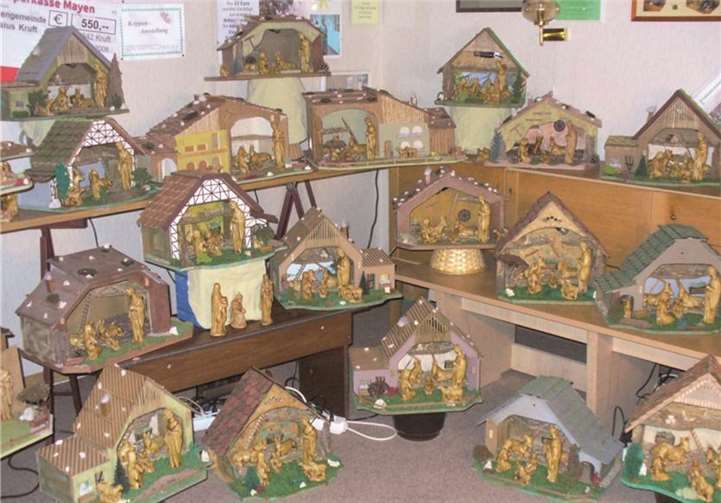 Werner Schütz aus Kruft baute wieder Weihnachtskrippen für einen guten Zweck.Privat