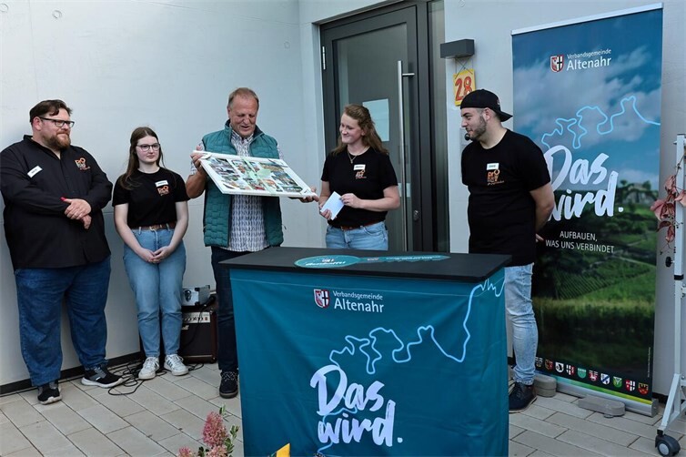 Neubau des Jugendbüros der Verbandsgemeinde Altenahr eröffnet