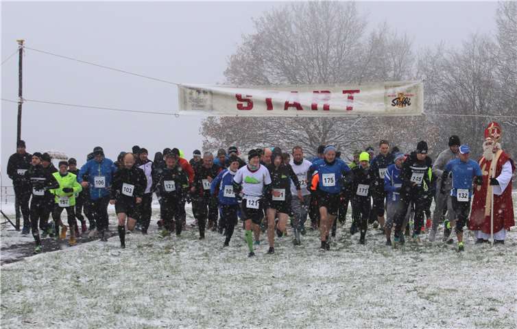 Wesentlich überschaubarer verlief dieses Jahr nicht nur für den Nikolaus der Start für die Langstrecke. DL