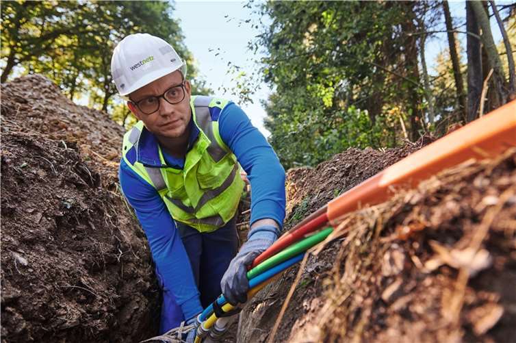 Westnetz schließt Haushalte und Gewebetreibende ans Glasfasernetz an.  Foto: Westnetz