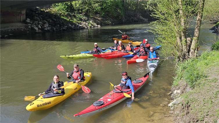 Wetterfest und motiviert - Die Unkeler Kanuten.Foto: Manuela Wagner