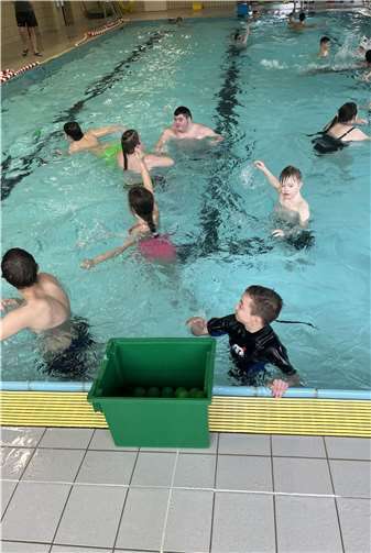 Wettkampf der Förderschulen beim „Landessportfest - Schwimmen der besonderen Art“ im Hallenbad Windeck-Dattenfeld. Foto: Rhein-Sieg-Kreis