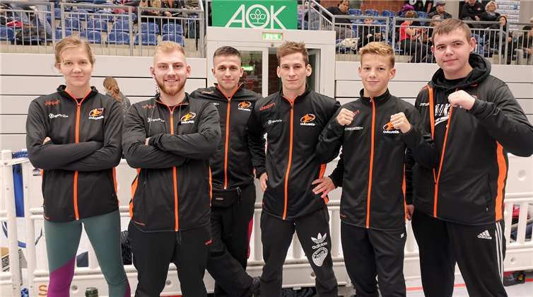 Wettkampfkader 2019, leger, vor Beginn der Kämpfe.Fotos: ÖA Outcast Fighting e.V.