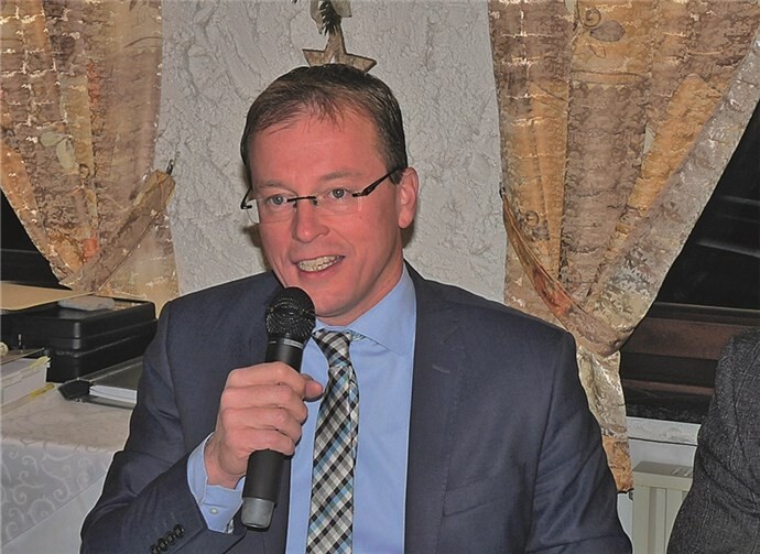 „Wichtige Maßnahmen und Investitionen steigern die Zukunftsfähigkeit unserer Kommune“, so VG-Bürgermeister Jörg Lempertz in seiner Haushaltsrede.SF