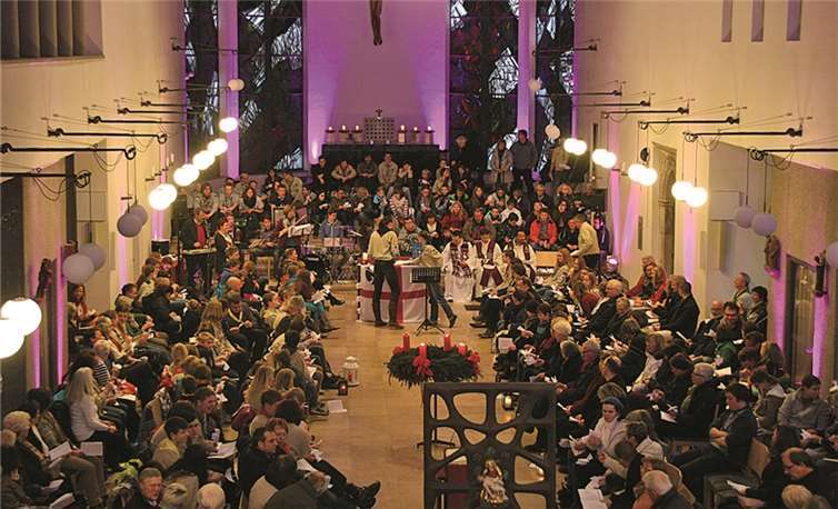 Wie 2013 wird auch dieses Jahr in der Koblenzer Citykirche das Friedenslicht in den Aussendungsfeiern an viele Menschen weitergegeben. Bischöfliche Pressestelle Trier