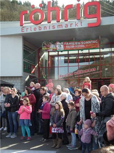 Wie bei den vorangehenden röhrig-Familien-SONNTAGEN werden auch am Wochenende 10. und 11.März wieder viele Tausend Besucher erwartet, wenn das Jubiläum „80 Jahre röhrig“ gefeiert wird.röhrig