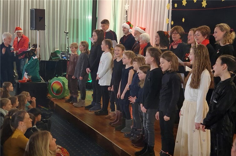 Wie bei der weihnachtlichen Reise im Vorjahr sorgt die Kreismusikschule auch diesmal wieder für beste Stimmung in der ganzen Familie.Foto: Christian Gansemer