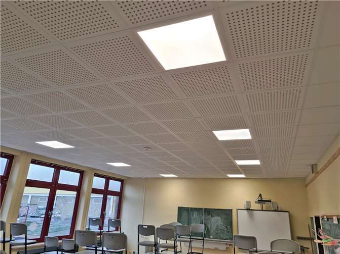 Wie bereits in den Klassenräumen der Geschwister-Scholl-Realschule plus in Andernach soll die Umrüstung der Innenbeleuchtung auf LED-Beleuchtung auch an weiteren kreiseigenen Schulen rfolgen. Foto: Kreisverwaltung/Hiller