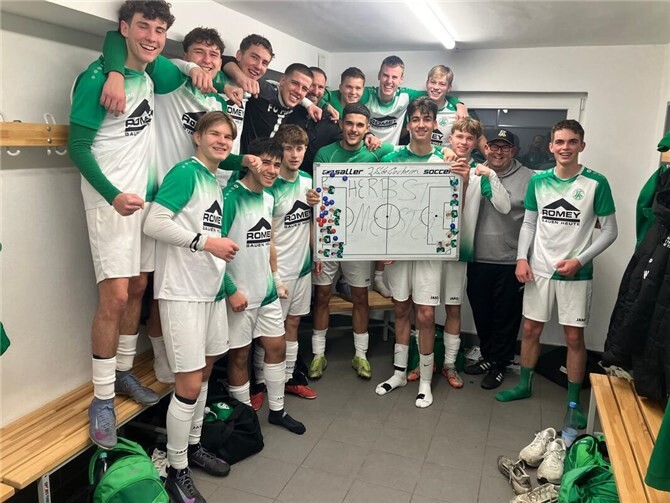 Wie die Senioren in der Kreisliga A geht auch die U19 in der Bezirksliga mit komfortablem Vorsprung als Herbstmeister in die Winterpause. Foto: privat