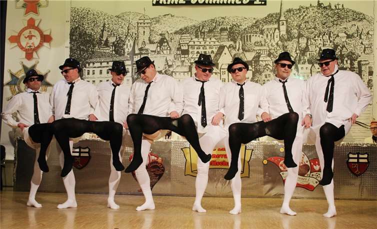 Wie eng „ächte Fründe zesammestonn“ bewiesen demm Hannes singe Kegelbrüder