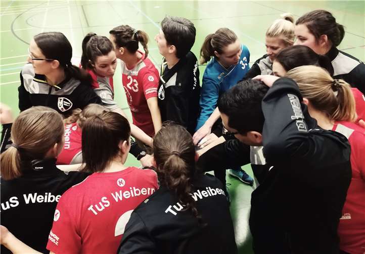 Wie es bei Teamsportarten üblich ist, bildeten die Weibener Damen vor dem Spiel einen Mannschaftskreis. Foto: privat