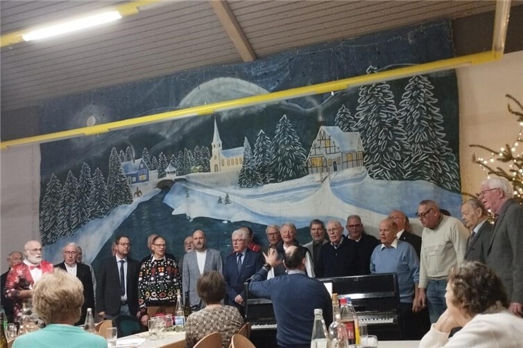 Wie es sich für eine Sängerfeier gehört, wurde natürlich auch zusammen mit allen Gästen viel gesungen. Foto: privat