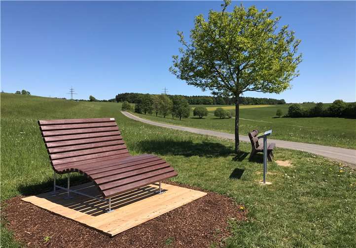Wie hier in Oberraden wurden an verschiedenen Wanderwegen Ruhebänkeaufgestellt.
