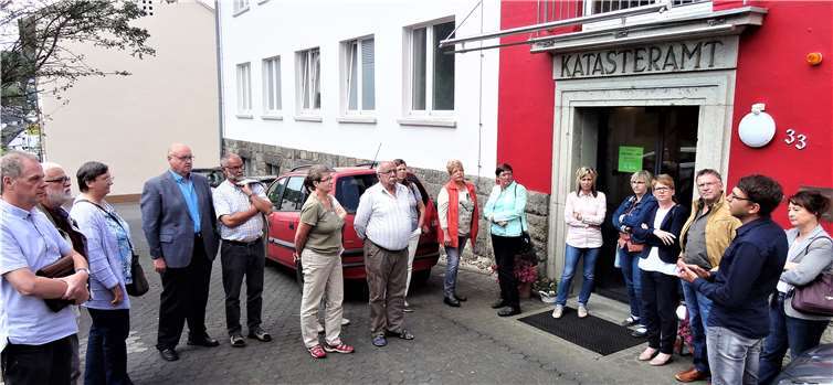 Wie hier mit dem Forum Soziale Gerechtigkeit in der Wohnstätte „Katasteramt“ der Gesellschaft für Behindertenarbeit (GFB) in Westerburg, will auch das neue Netzwerk regelmäßig in der Region fortschrittliche Einrichtungen für Menschen mit Behinderung und für Senioren besuchen und vor Ort mit Betroffenen sowie Fachleuten in Kontakt kommen.Foto: Forum Soziale Gerechtigkeit