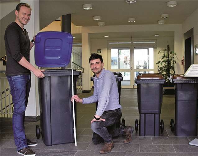 Wie im Rathaus der VG Weißenthurm, so kann man auch in allen anderen Mayen-Koblenzer Stadt- und Verbandsgemeindeverwaltungen die neuen Tonnen begutachten und vermessen. Kreisverwaltung MYK