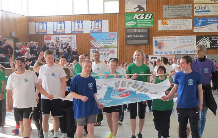 12. Inklusionssportfest „Sport verbindet“ beim SV Urmitz Wie in 2019 werden die Sportler auch 2020 mit der „Sport verbindet Fahne“ gemeinsam in die Sporthalle einziehen.Foto: privat