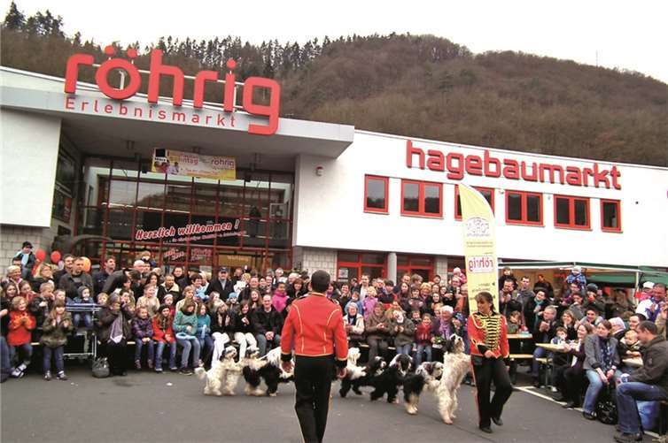 Wie in den Vorjahren wird das „Kultur-Festival“ beim röhrig-Familien-SONNTAG am 8. März wieder mehrere tausend Besucher in das röhrig bauzentrum locken. privat