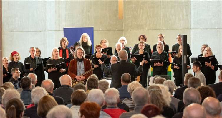 Wie in den vergangenen Jahren sorgen die Stimmicals für eine einfühlsame musikalische Begleitung des AIDS-Gottesdienstes.