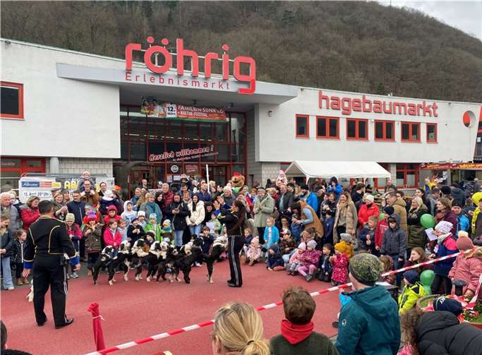 Wie in den vergangenen Jahren wird es wieder ein einzigartiges Non Stop-Programm für Jung und Alt beim röhrig-Familien-SONNTAG am 3. März geben. Foto: röhrig