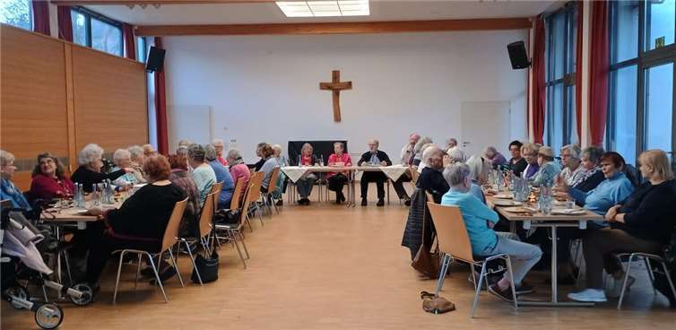 Wie in jedem Jahr lud das Team zum traditionellen Döppekooche-Essen ein. Dazu konnte das Team am Dienstag, den 26. November 2024 46 Senioren begrüßen. Foto: privat