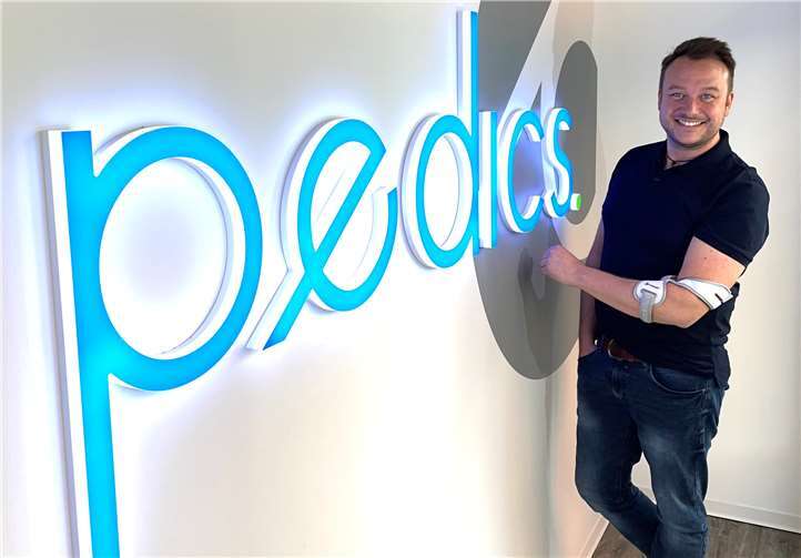 „Wie kann ich meinen Patienten helfen, die wegen der Epicondylitis schon viele verschiedene Therapien ausprobiert haben und keine Besserung in Sicht ist?“ fragte sich Herr Pütz, Inhaber des Sanitätshauses pedics. KG.