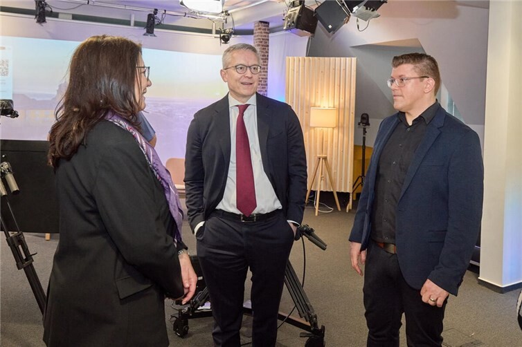 Wie kann modernes Lernen aussehen? Auch um diese Frage ging es beim Besuch der Politiker in Montabaur.