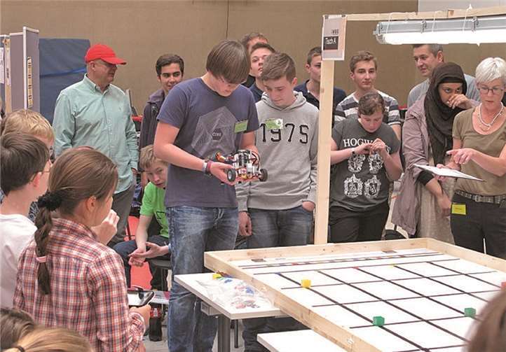 Wie macht der Roboter, was ich will? Die Schüler der Robotik-AG des Re-my-Gymnasiums erwiesen sich als erfindungsreich und qualifizierten sichprivat