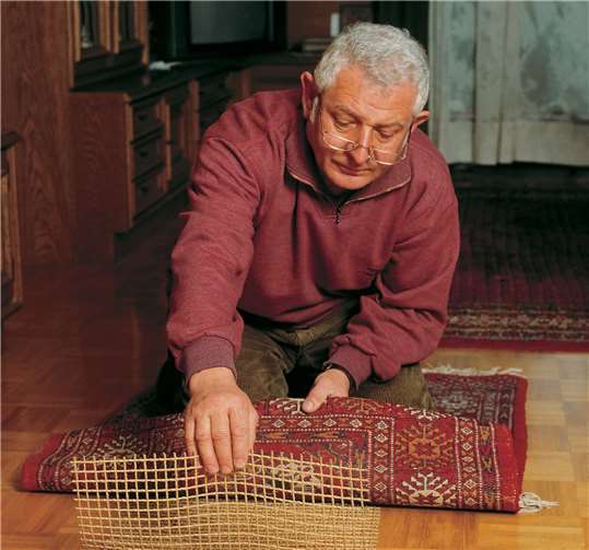 Wie man Stolperfallen im eigenen Haushalt beseitigt, wird ein Thema des Vortrags sein. Foto: SONA