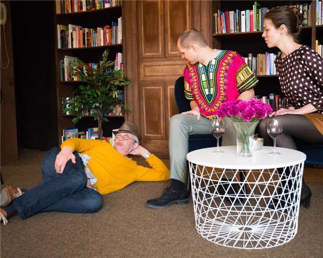 Wie verabschiedet man sich von einer Freundschaft? Dieser Frage geht das neue Spiel der Lichtspielbühne Rhein-Mosel nach. Lichtspielbühne Rhein-Mosel