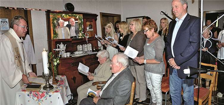 Wie vor 65 Jahren wurde um Gottes Segen für das „Hochzeitspaar“ gebeten.  BS