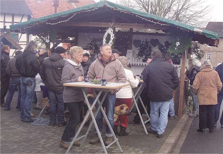 Wieder viele Besucher erwartet der Freundeskreis Esch zum diesjährigen Weihnachtsbaumschmücken. privat