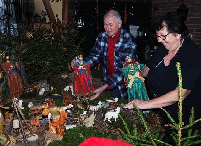 Wieder zwei neue Figuren, vom Ehepaar Müller aufgestellt.