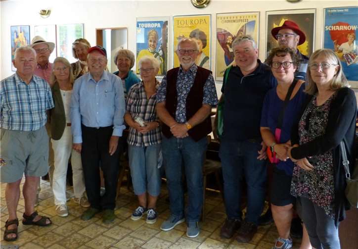 Wilfried Rink (5 v.l.) mit seinen Gästen. Foto: privat
