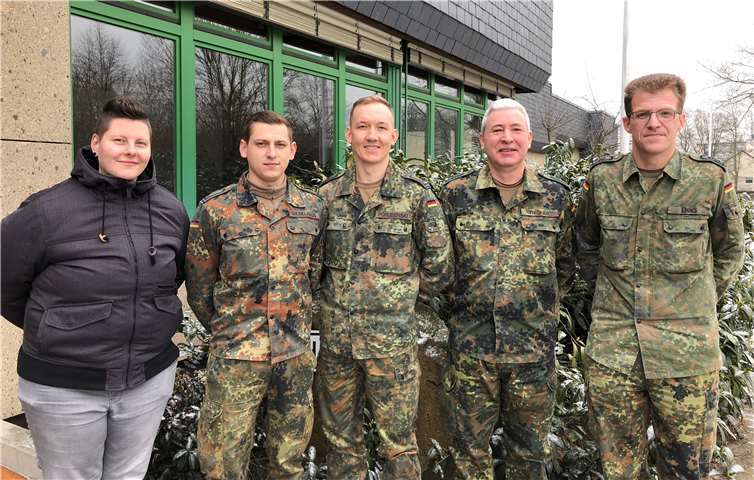 Willi Enns (rechts) führt auch in Zukunft die örtliche Vertretung des Bundeswehrverbandes in Andernach.Deutscher Bundeswehrverband (DBwV)
