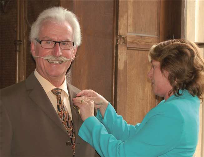 Willi Fuhrmann erhielt die Landesverdienstmedaille. FA