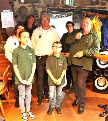 Willi Hohn stellte am vergangenen Sonntag das zukünftige Rheinbach Kinderprinzenpaar vor. Foto: A. Eich