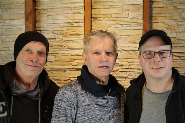 „Willi Wildschwein“, „Lupo“ und „Nuki“ (v.l.): GROBSCHNITT kommt und will nochmals alte und neue Fans am 20.11.2021 im „Kulturschuppen“ Jahnhalle in Bad Breisig begeistern.Foto: Credit Grobschnitt Archiv