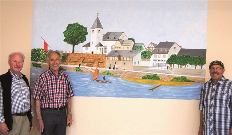 Willi Zens, Heinz Wald und Ernst Fischer haben sich nicht lange bitten lassen und dem Raum einen angenehmen Pastellfarbton verpasst.privat