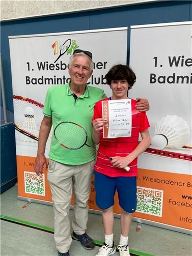 William machte wieder einen großen Sprung nach vorne, sein Coach Dieter Prax freut sich mit ihm.  Foto: privat