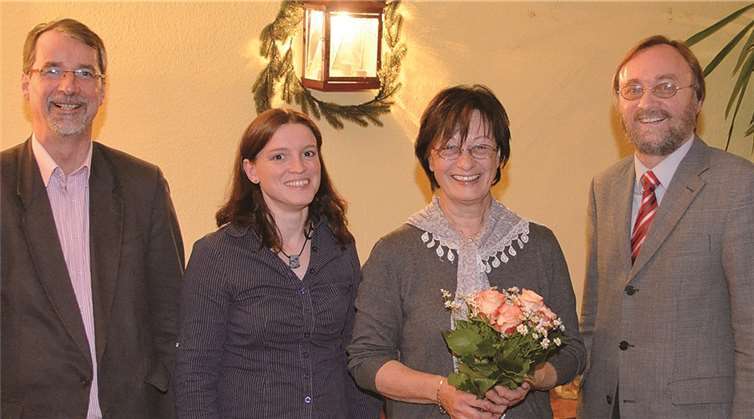 Willkommensgruß: (v.l.) Sven Lefkowitz, Vorsitzender des VdK-OV Neuwied-Heddesdorf, Kreisgeschäftsführerin Doreen Borges, „Jubiläumsmitglied“ Gundi Falk und Kreisverbandsvorsitzender Hans Werner Kaiser.privat