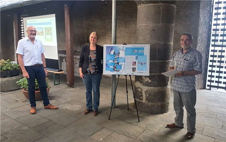 Winfrid Sander (v.re.n.li.), Marijke Mulder und Jürgen Schwarzmann. Foto: privat