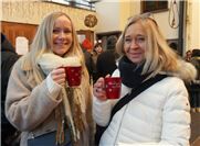 Winningen im Lichterglanz ließ sich am besten bei einer Tasse mit leckerem Glühw...