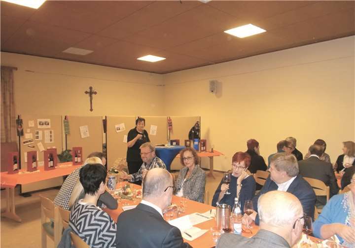 Winzerin Ute Funck informierte kurzweilig über die Entstehung und die besondere Charakteristik der Weine von der Nahe. privat