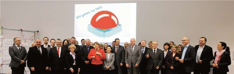 „Wir gehen ins Netz!“ Unter diesem Motto tagten Mitglieder des „Behördennetzwerkes Gesundheitsmanagement in der Region Koblenz“ bei der Unfallkasse Rheinland-Pfalz, das im Rahmen dieser Veranstaltung seine Internetseite vorstellte und offiziell freischaltete. privat