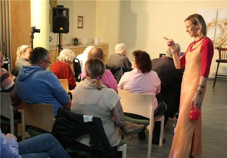 „Wir kennen uns doch aus einer früheren Inkarnation“, sprach Silvia Doberenz eine Besucherin an. privat