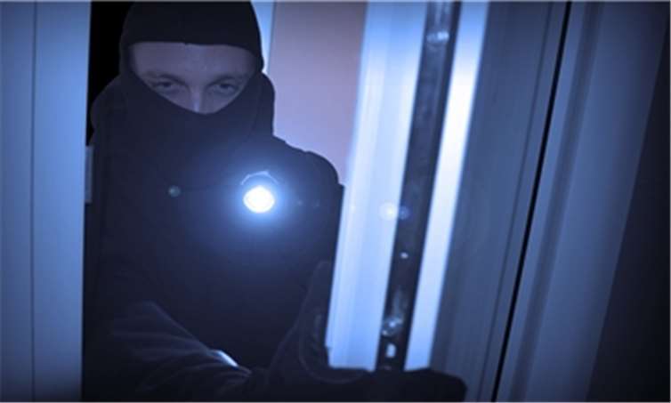 „Wir müssen draußen bleiben!“ Unter diesem Motto macht die Polizei Rheinland-Pfalz gegen Wohnungseinbrecher mobil. Polizei