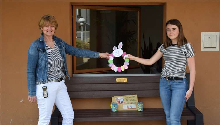 „Wir schenken ein Lächeln“ - Jugendliche helfen in der Corona-Krise.Fotos: HoT Sinzig