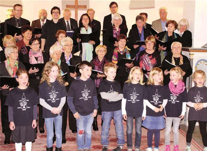 „Wir sind Blumen in Gottes Garten“, versicherte der Kinderchor, bevor auch die erwachsenen Sänger aus Linz und Bad Hönningen mit einstimmten.