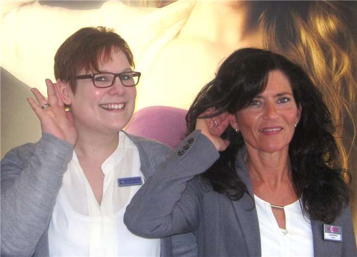 „Wir sind erst zufrieden, wenn die Kunden es auch sind“: das Hörakustik-Becker-Team in Puderbach mit Fachgeschäftsleiterin Jennifer Neitzert (links) und Jutta Middeke.privat