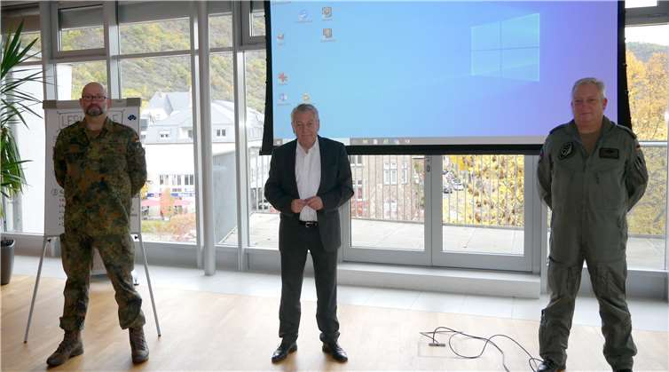 „Wir sind sehr dankbar, dass wir so schnell auf die Hilfe durch die Bundeswehr zurückgreifen konnten. Die Corona-Pandemie stellt insbesondere den Landkreis vor enorme Herausforderungen.Foto: Kreisverwaltung